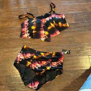 Torrid Bikini Size 3 top , size 2 bottom NWT